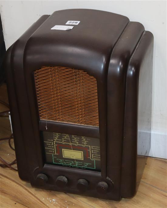 A 1940s Ferranti 145 valve radio, with bakelite case